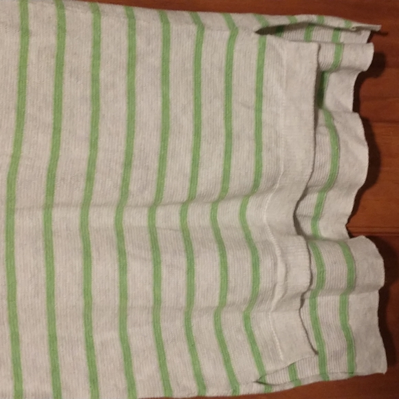 Aeropostale woman's size SP v-neck knitted striped oversized high-low sweater - Picture 5 of 11